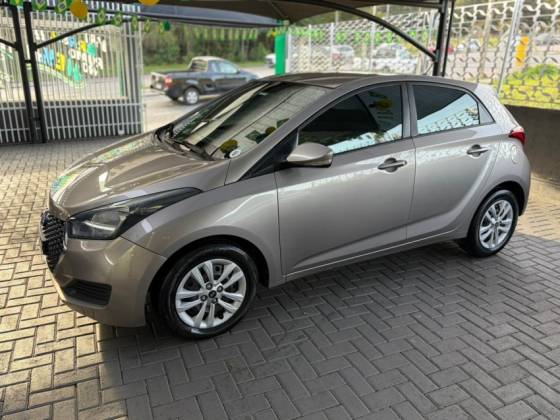 HYUNDAI HB20 1.6 COMFORT PLUS 16V FLEX 4P AUTOMÁTICO HYUNDAI HB20 1.6 COMFORT PLUS 16V FLEX 4P AUTOMÁTICO